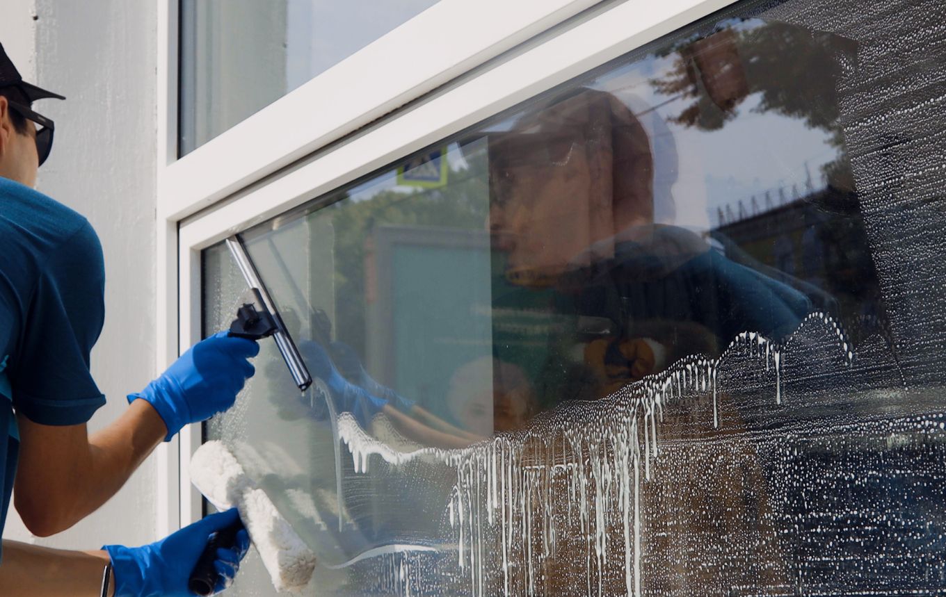 Window washing service